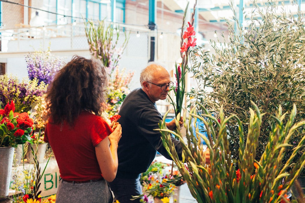 Bitte Alles Bio Aber Die Blumen Vom Discounter Beige