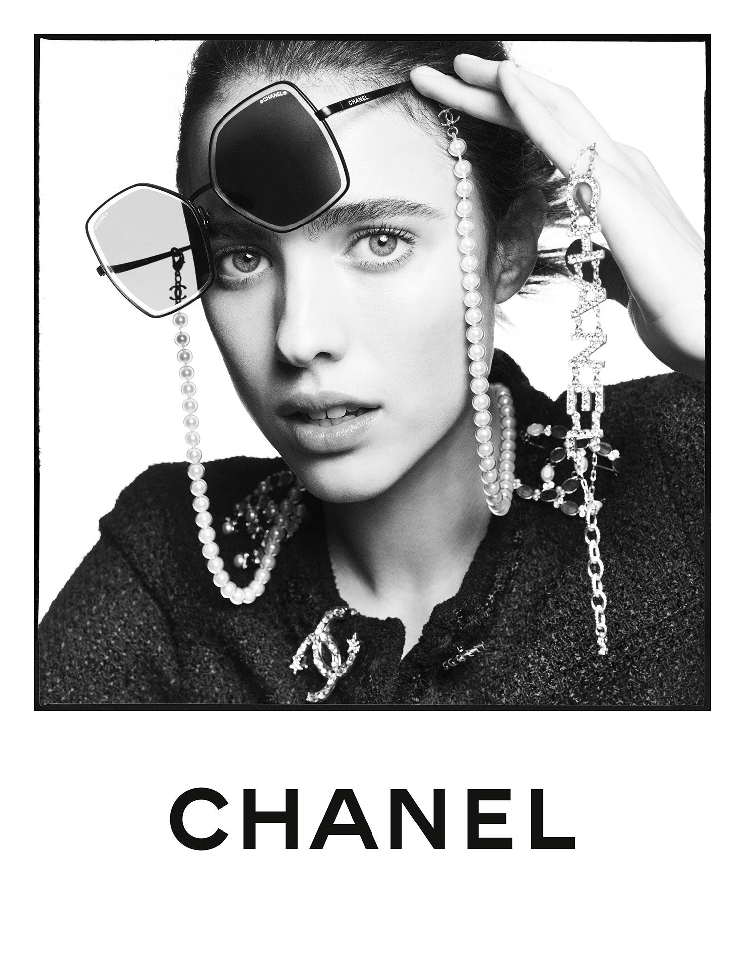 Beige-Mode-Fashion-News-Chanel-Sunglasses-New-Campaign-Sonnenbrillen-Margaret-Qualley