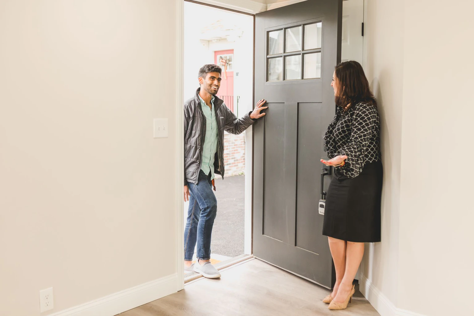 How Do Home Tours Work at Belong? A Complete Guide to Viewing Rental Homes