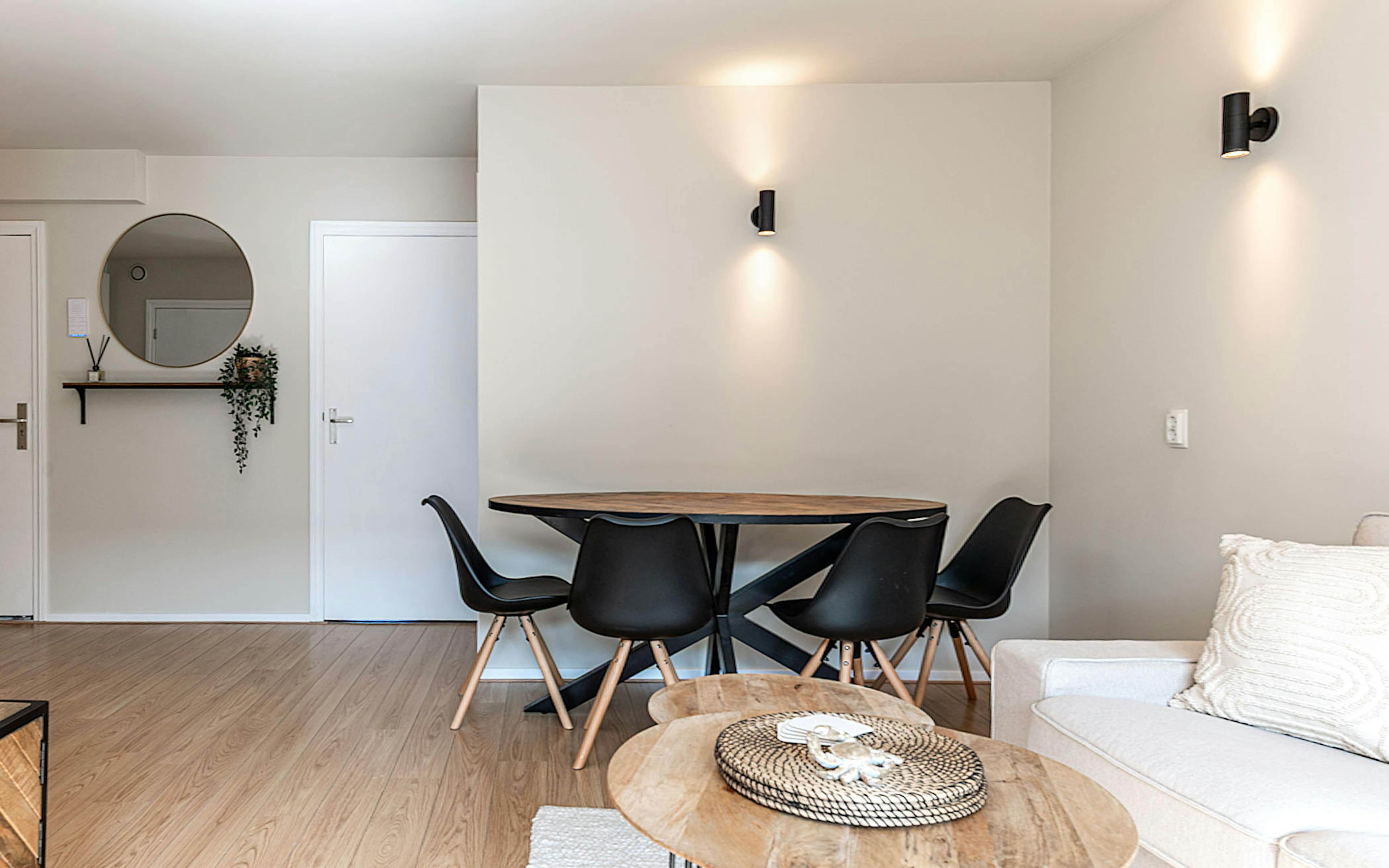 Dining table B&B in Egmond