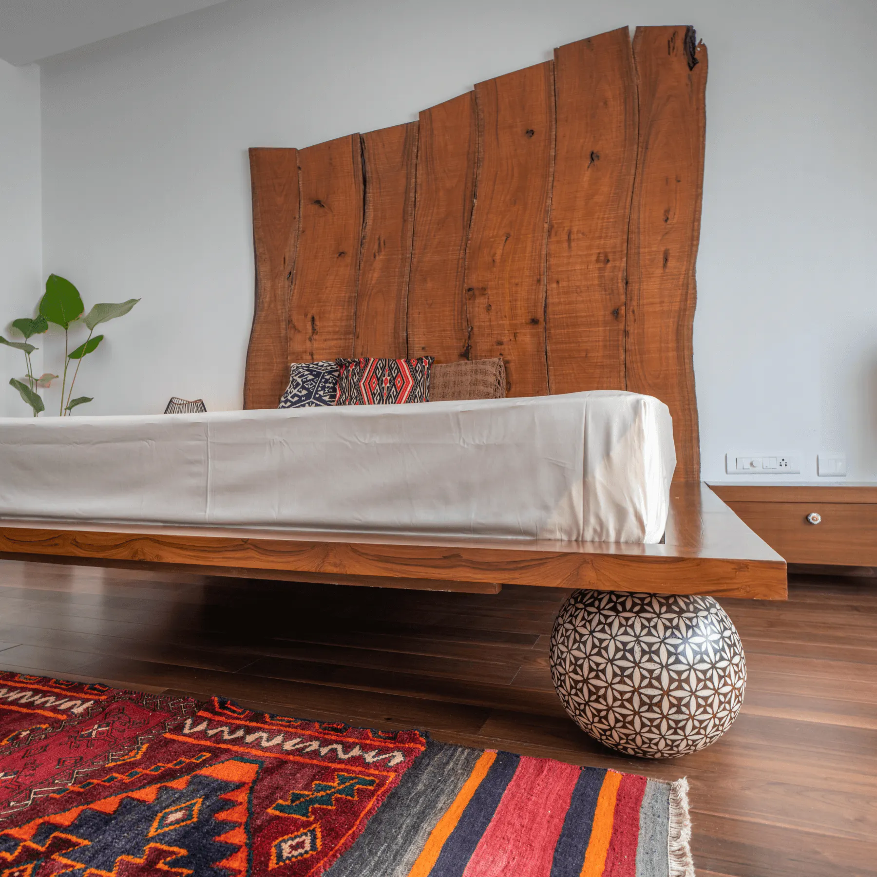 Amalgam Ball Bed - View 2