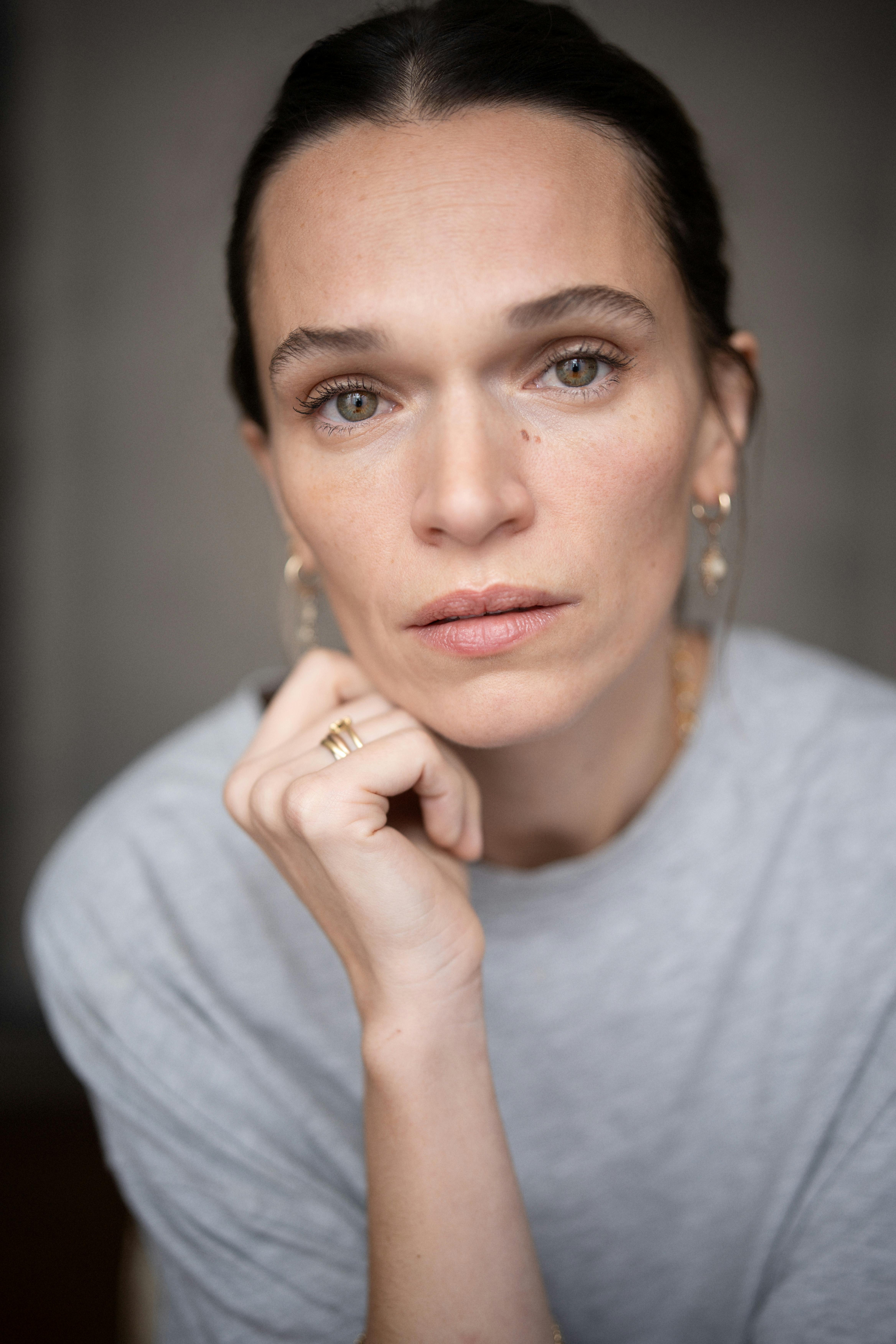 an actors headshot