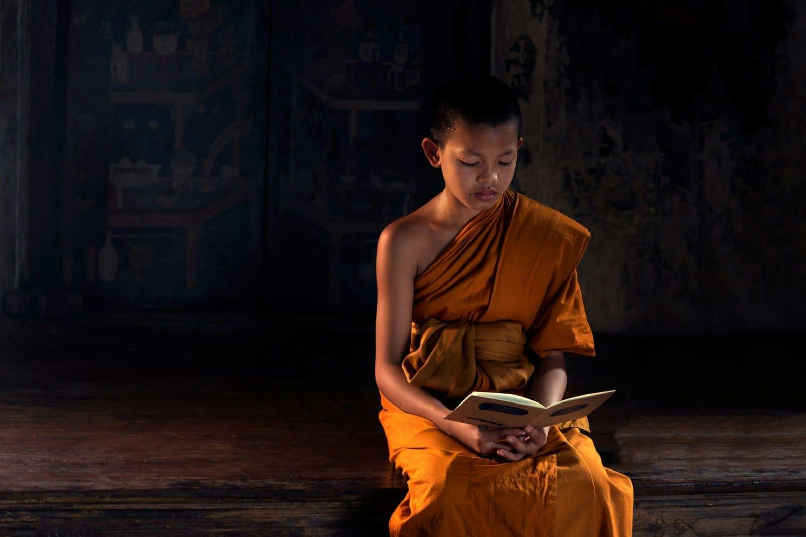 Hành Giả Niệm Phật