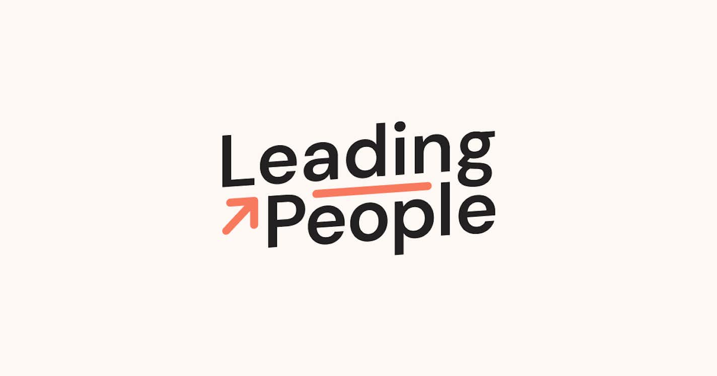 Bannière avec le logo "Leading People"