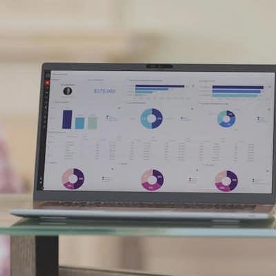 Computer with graphical dashboard