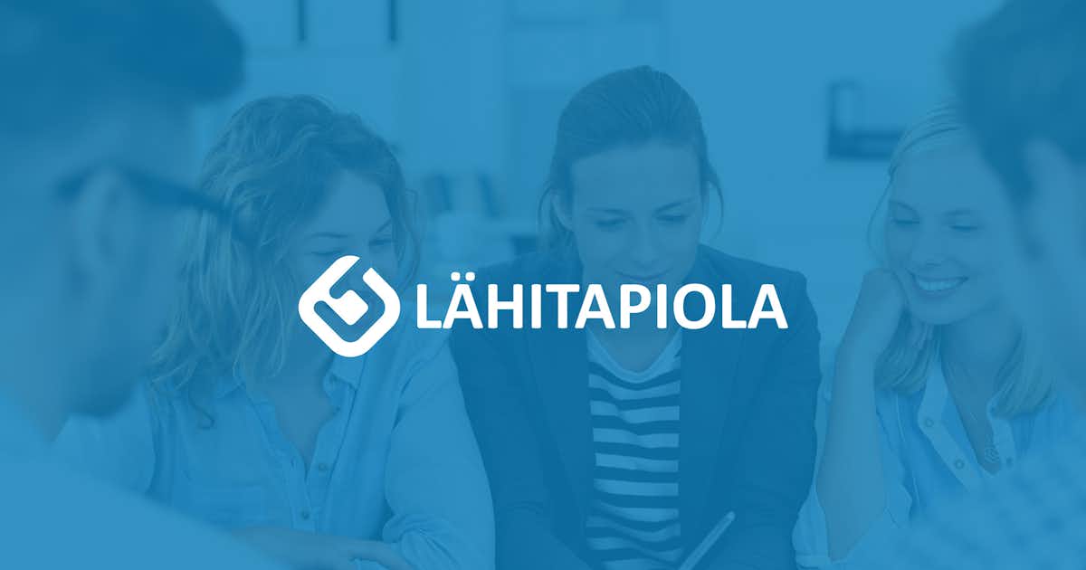 Eine Gruppe von vier Personen im Gespräch, das Lähitapiola-Logo zentral im Vordergrund.