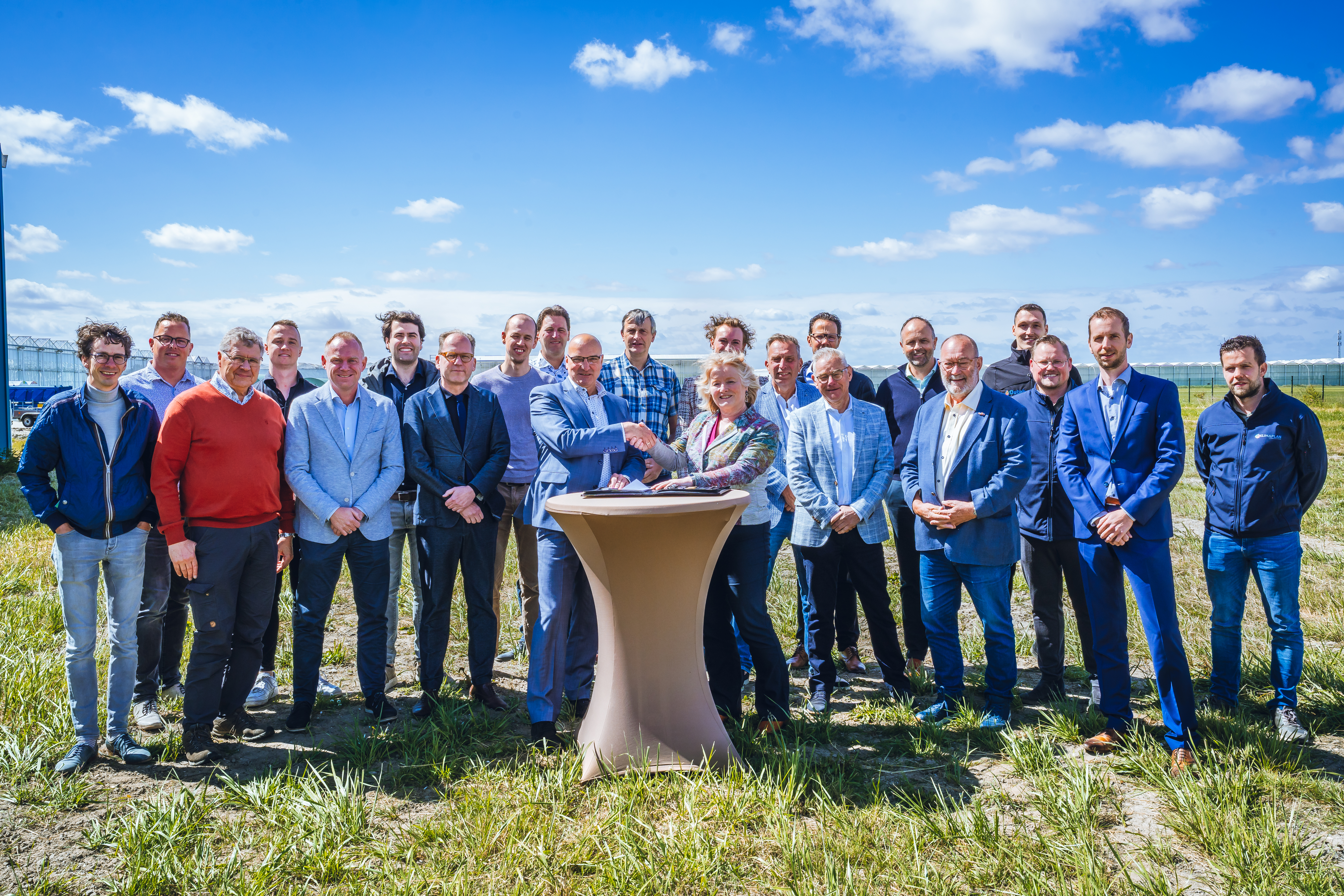 van Bergen Kolpa - 瓦赫宁根大学Bleiswijk温室研究中心的建设阶段开工。