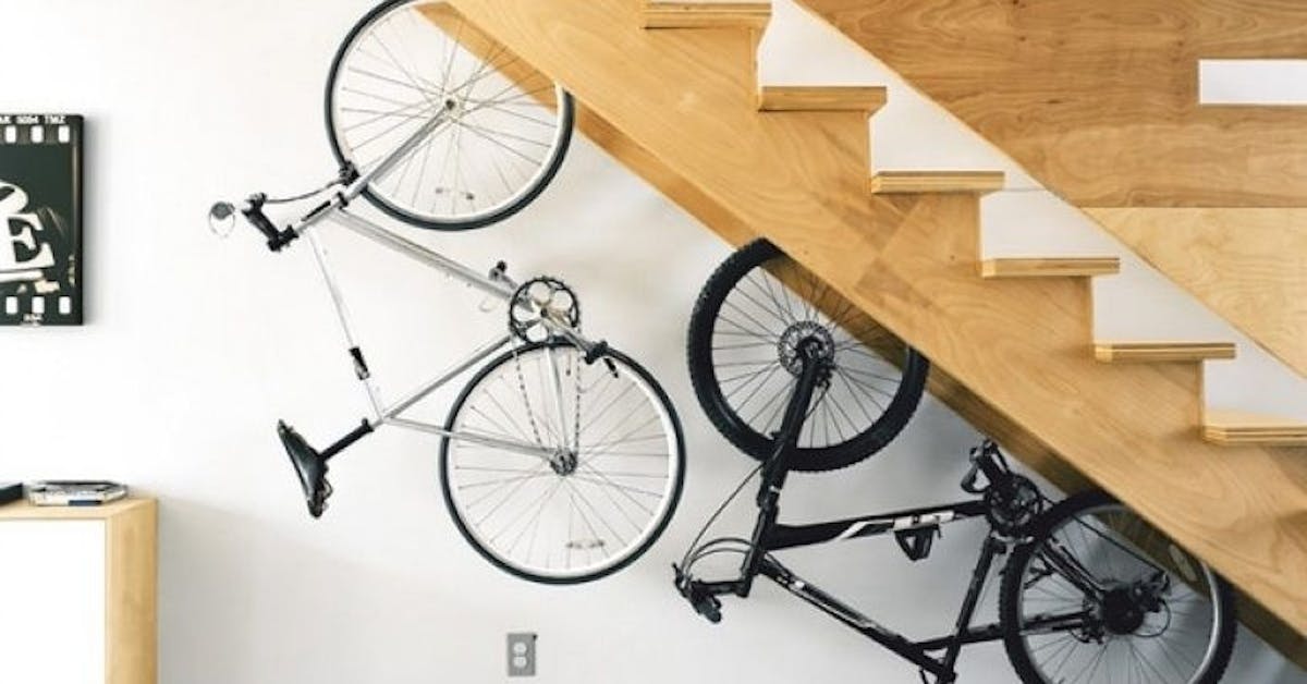 Aménagement sur-mesure sous escalier