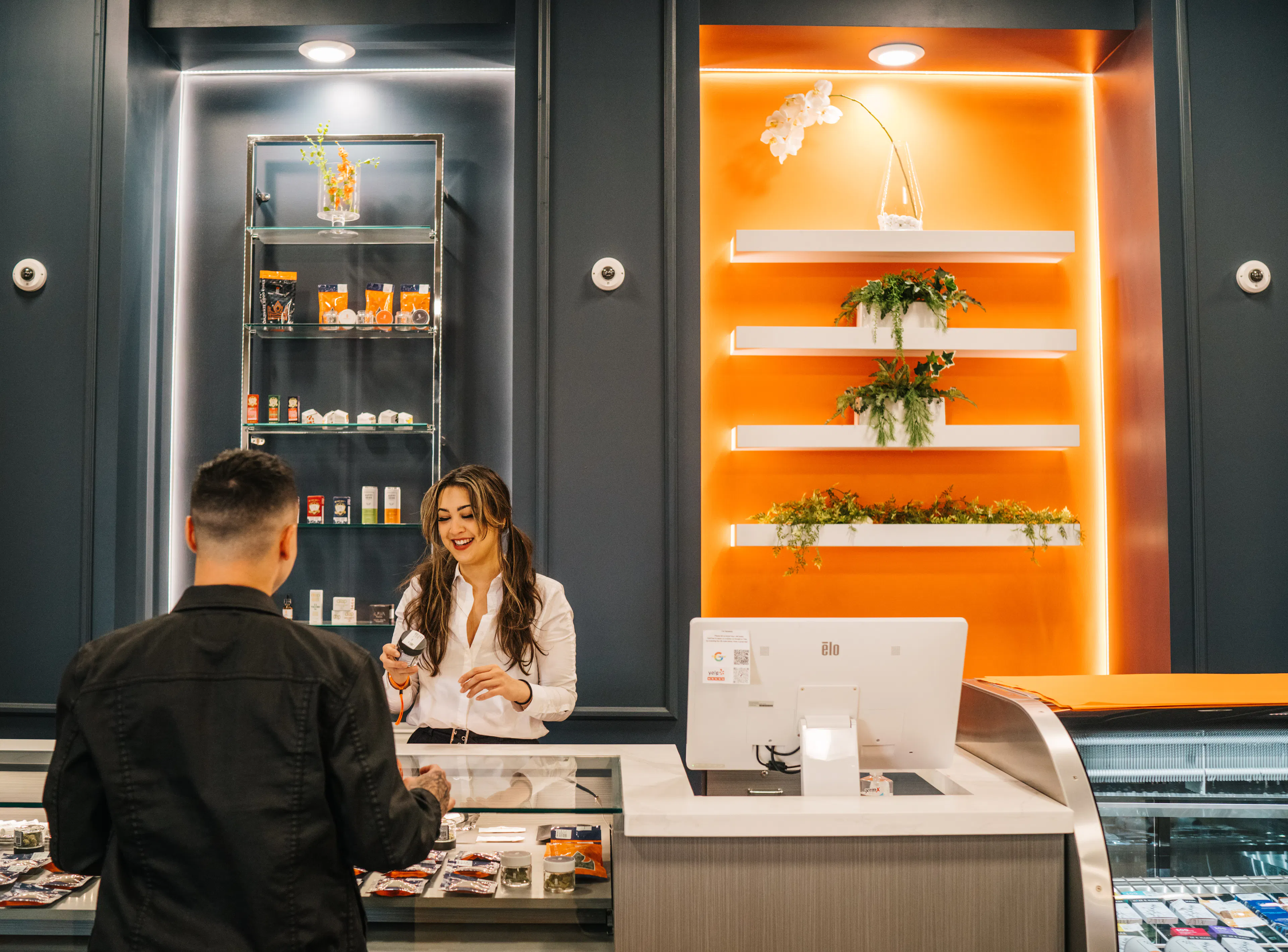 how much is elf bar vape 𝗥𝗲𝗽𝗹𝗮𝗰𝗶𝗻𝗴 𝗰𝗶𝗴𝗮𝗿𝗲𝘁𝘁𝗲𝘀 𝘄𝗶𝘁𝗵 𝘃𝗮𝗽𝗲𝘀? Here's what  you need to know. While vapes may have sweet, candy-like flavours and  flashy tricks, they still contain nicotine and other harmful chemicals.  Over time, these substances main image 1
