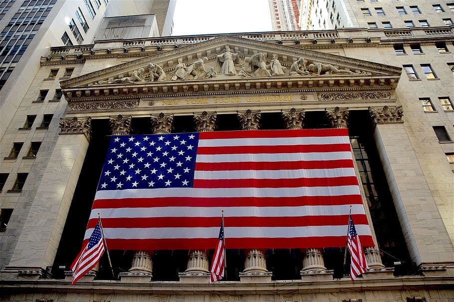 https://images.prismic.io/bethtechnology/650db808-a387-4886-a6d6-36415eb62a5f_new-york-stock-exchange-wall-street-new-york-city-new.jpg?auto=compress,format
