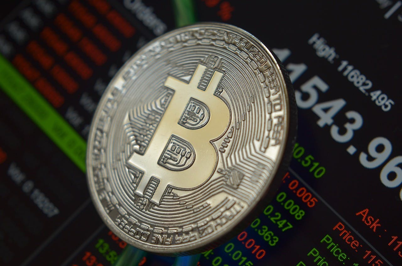 bitcoin approaches upside target