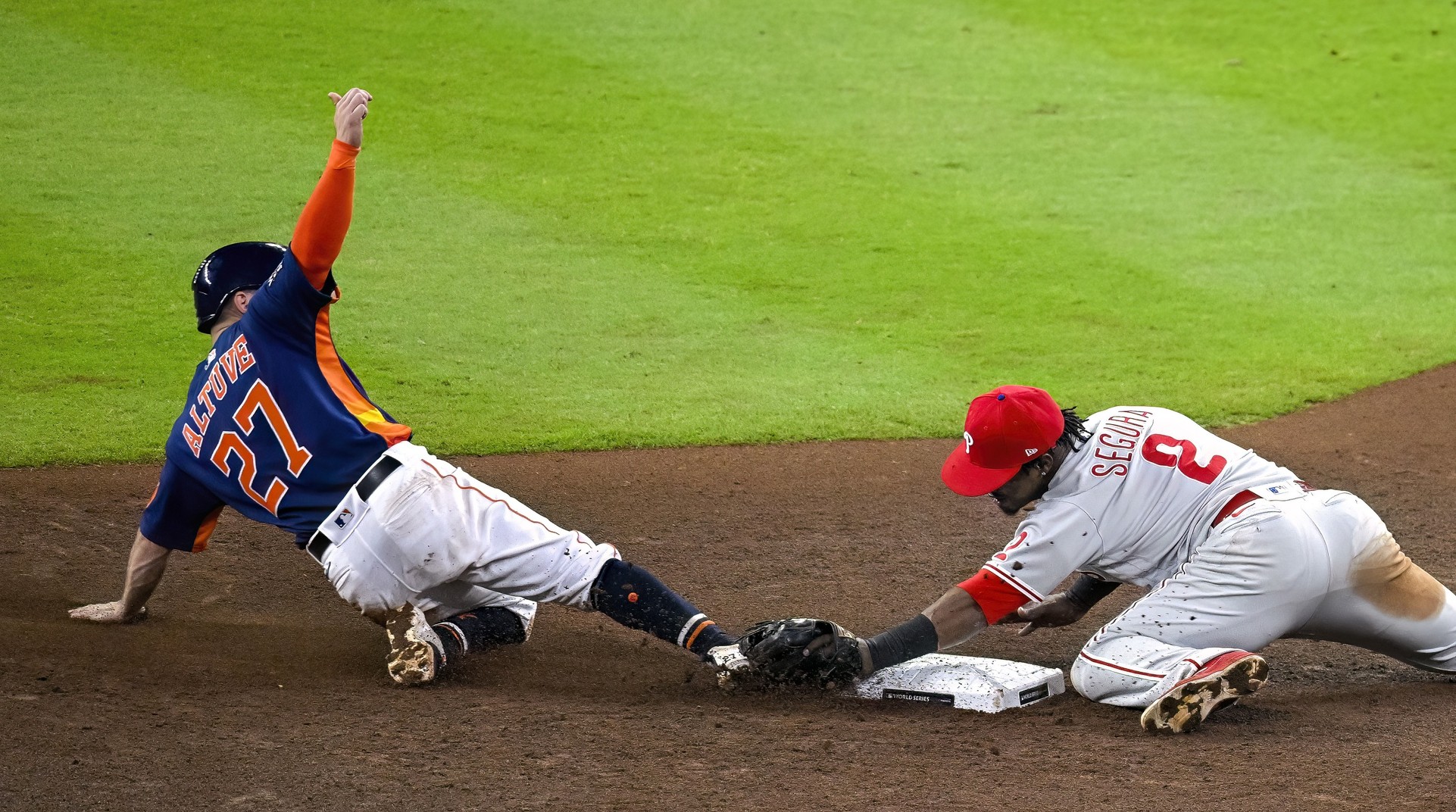 BetQL Editors' Picks For Astros-Phillies World Series Game 3