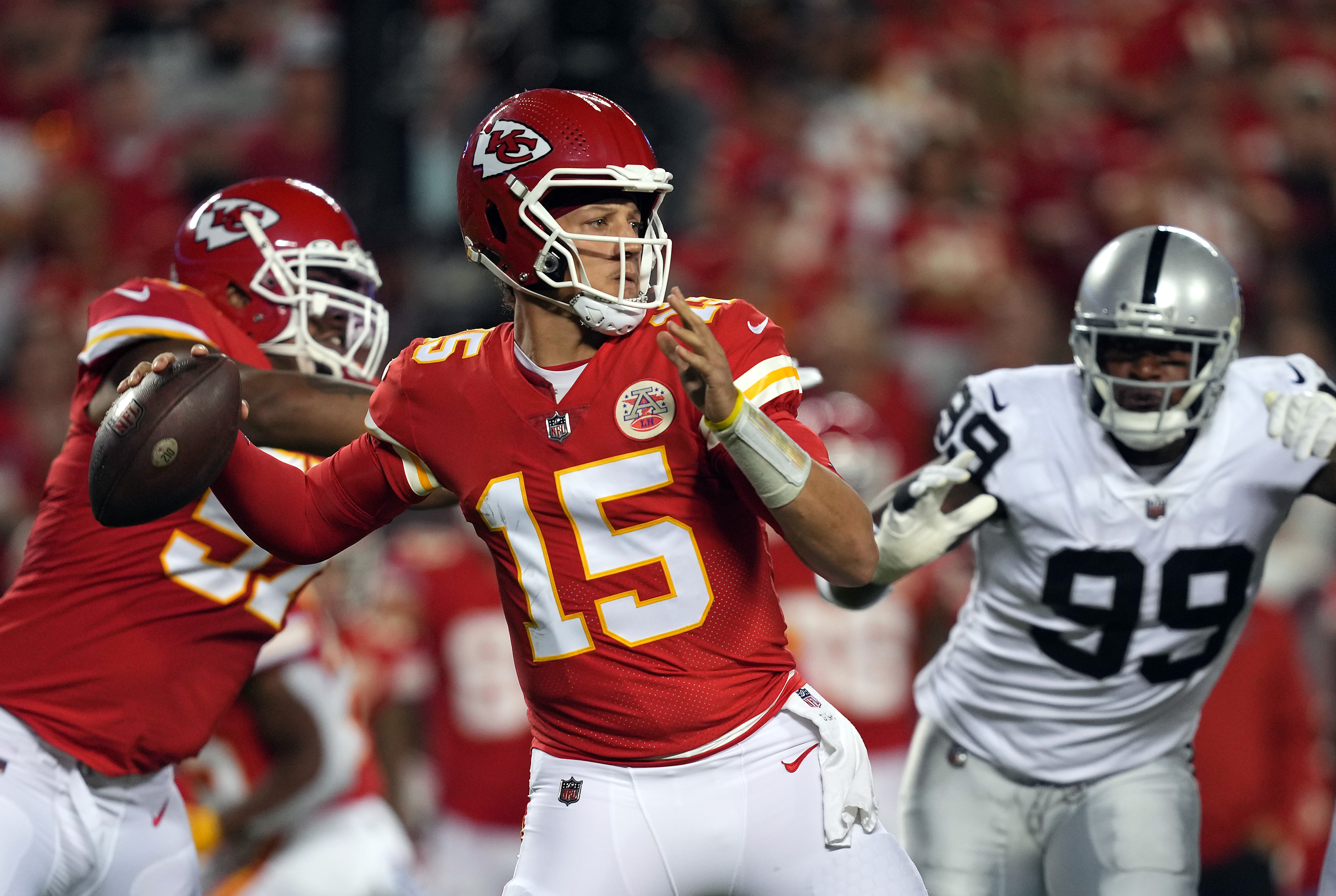 WATCH: Best Bets For Chiefs-Bills & Long-Shot NFL Division Winners