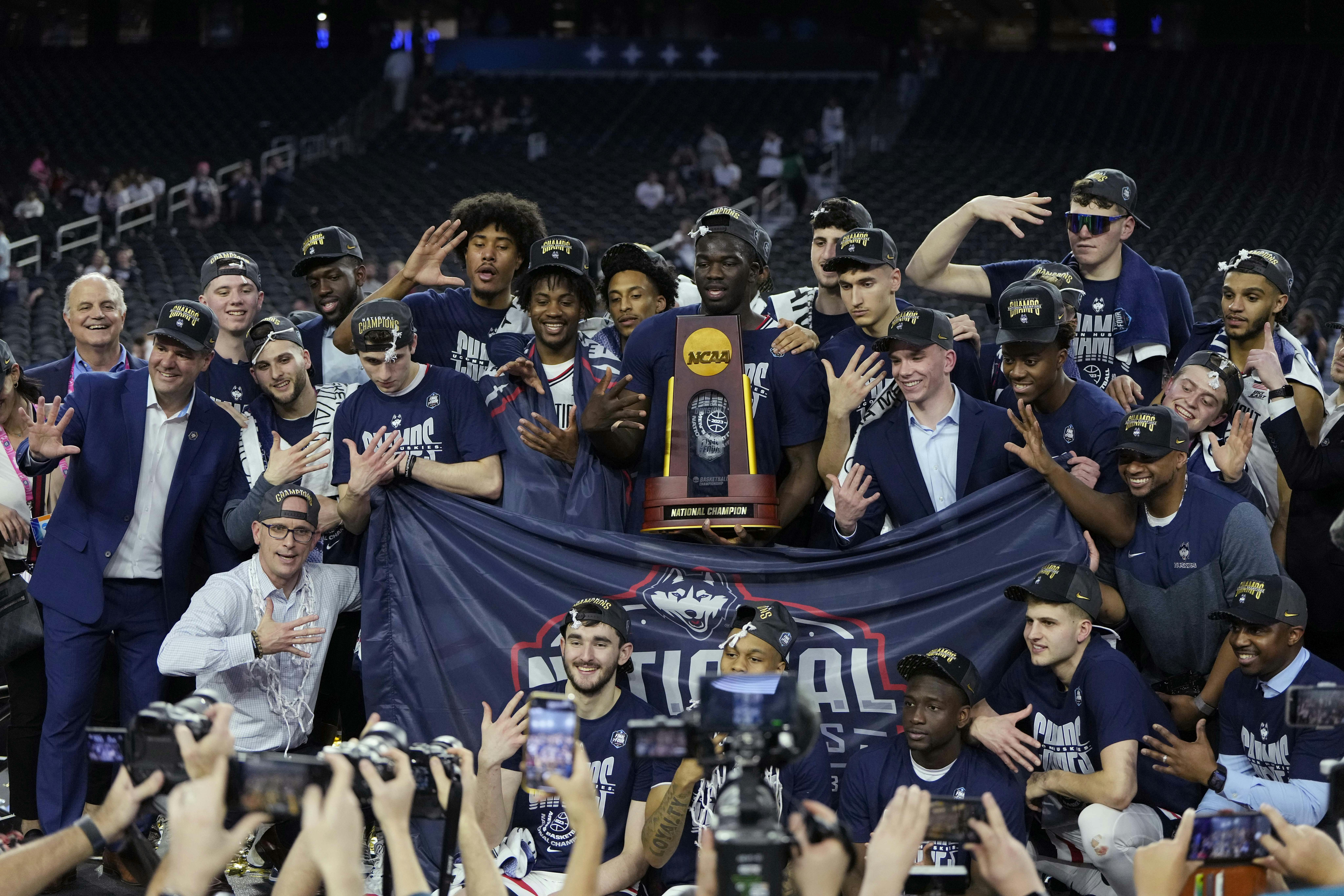 2023-2024 UConn Basketball Odds, Futures & Predictions