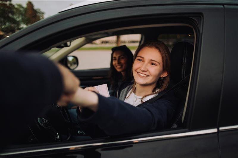 Combien coûte le permis de conduire ?  