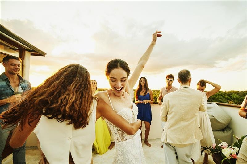 Mariage, baptême, communion : comment gérer son budget en tant qu’invité.e ?