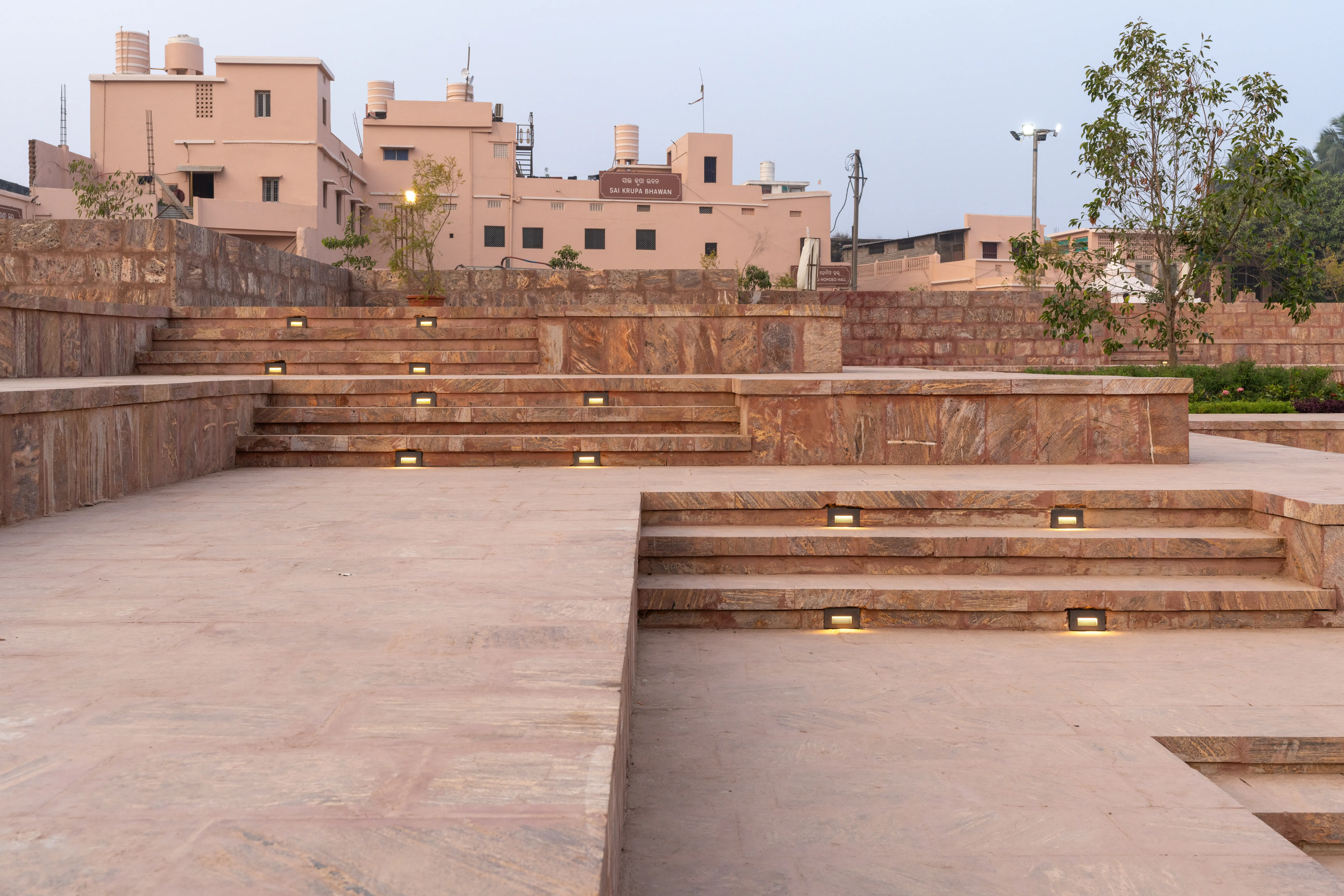 SEATING & RESTING AREAS BY THE LANDSCAPE