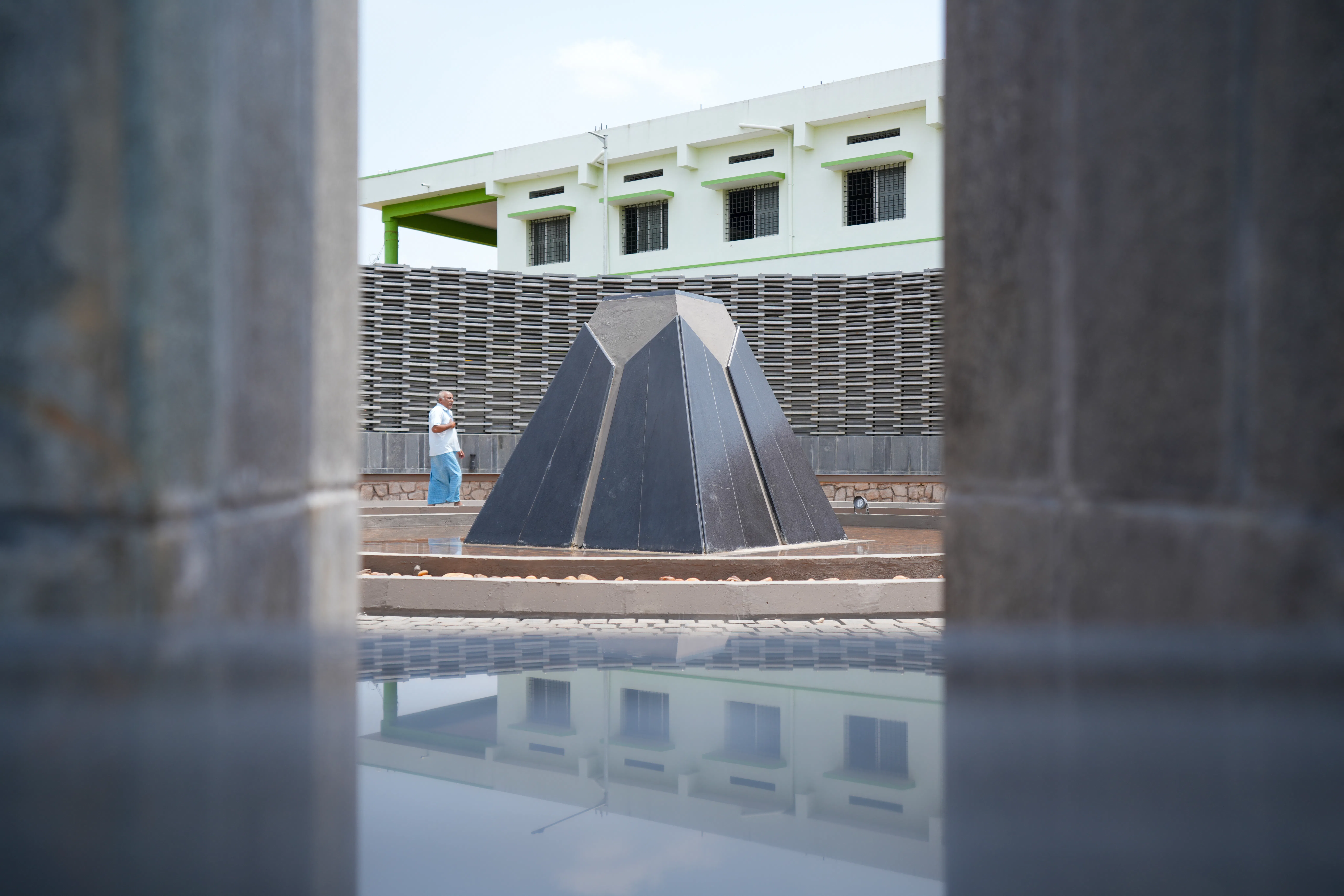 THE MEMORIAL BUILT AROUND THE SMARAKA