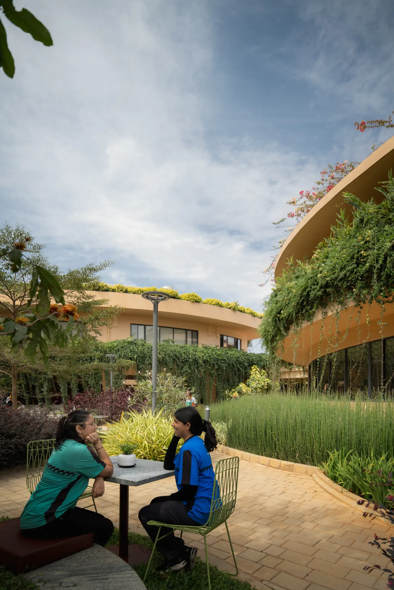 Outdoor seating | Plaza