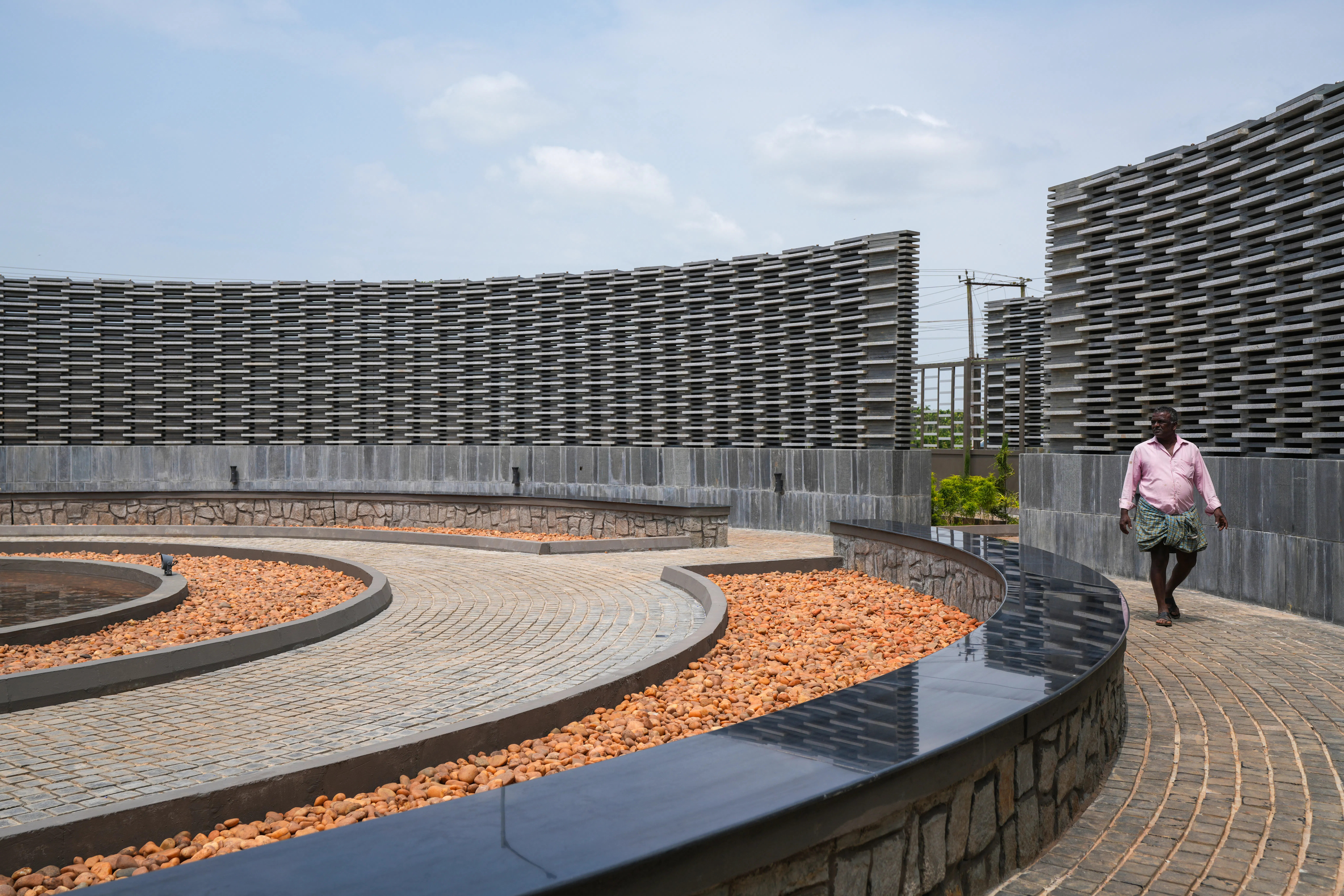 PATHWAY & SEATING AROUND THE SMARAKA