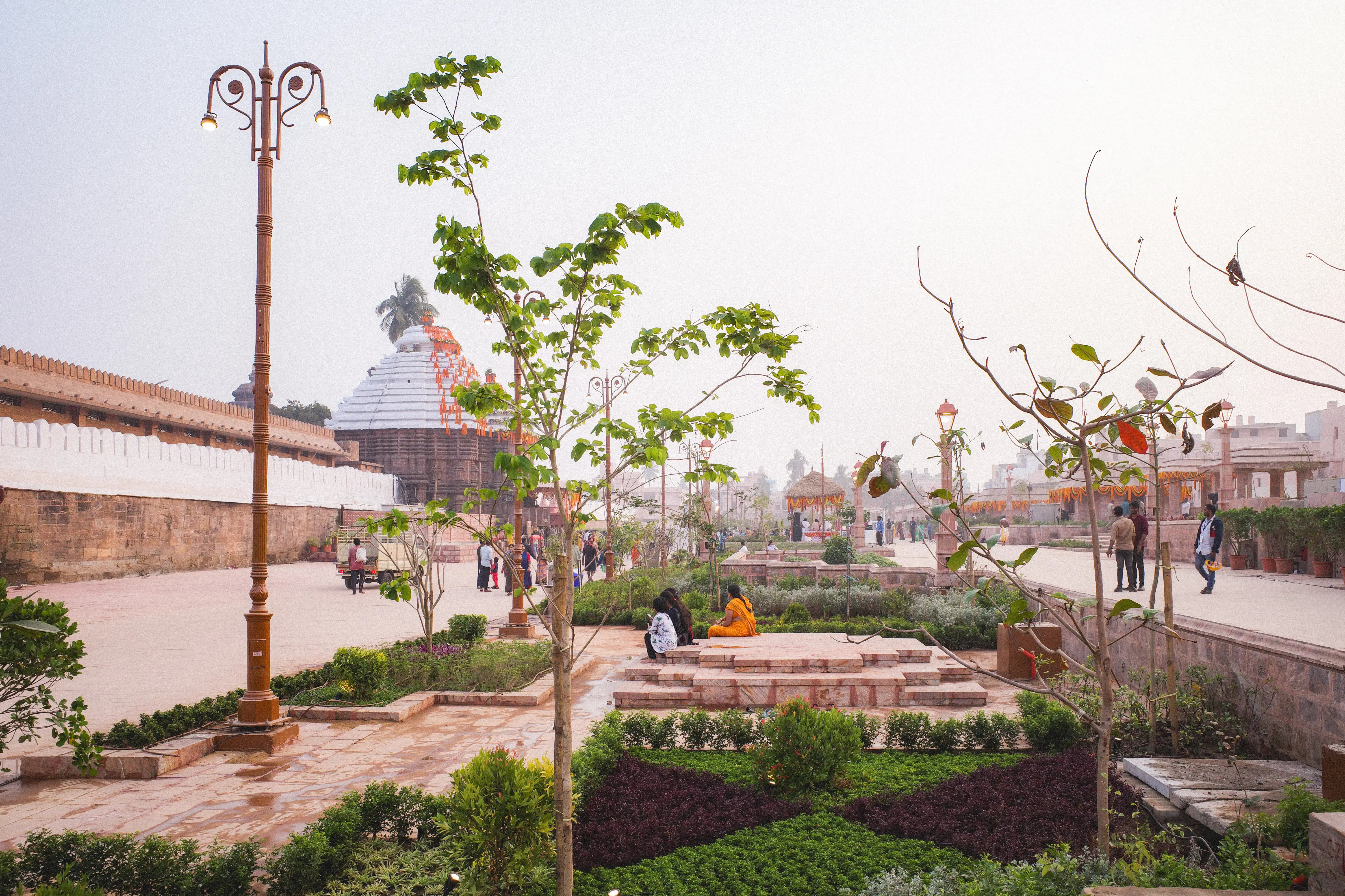 LANDSCAPE ZONE BETWEEN THE INNER AND OUTER PRADAKSHINA PATHWAY