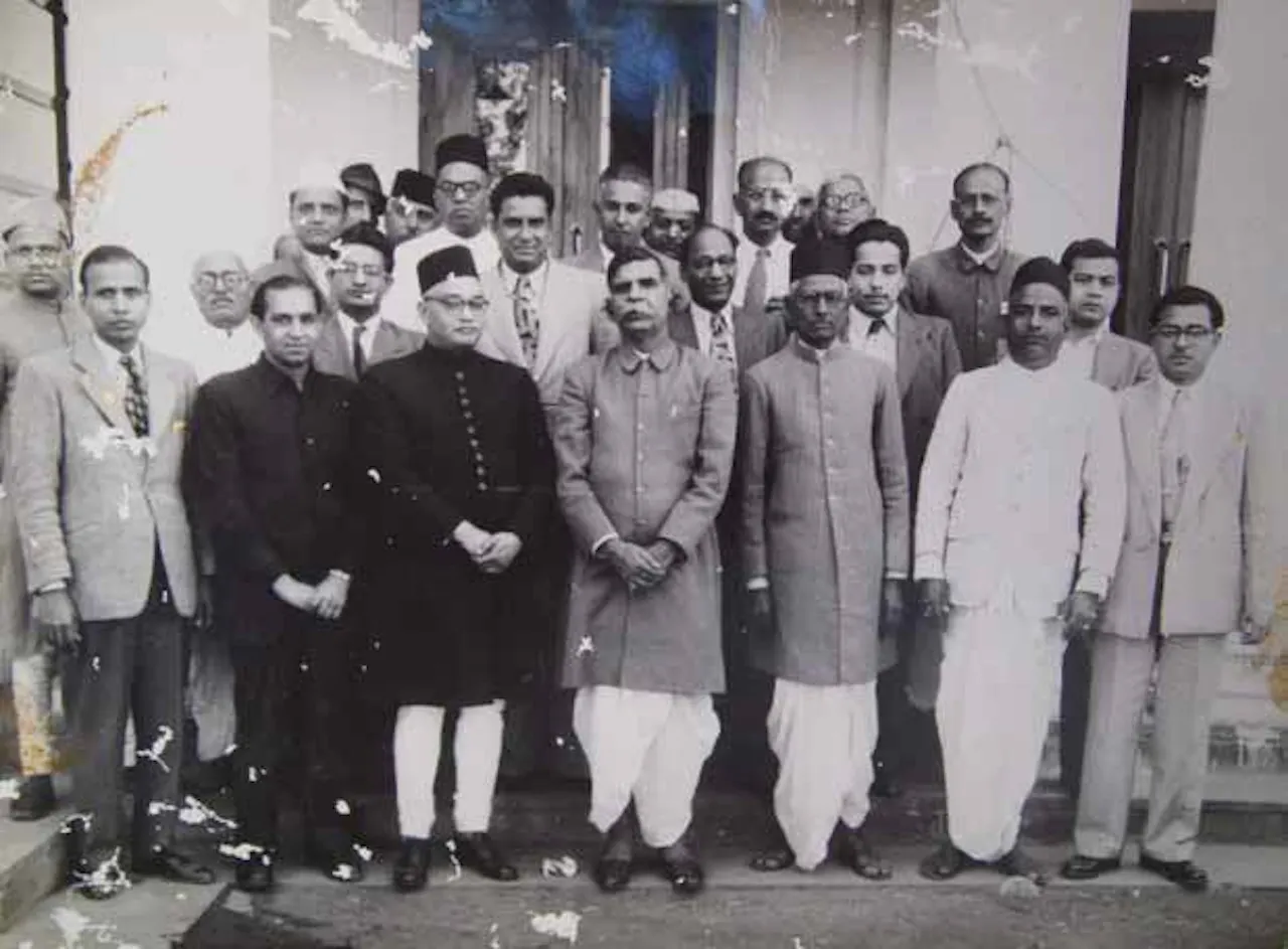 With committee members of the All India Chemists & Druggists Association, New Delhi