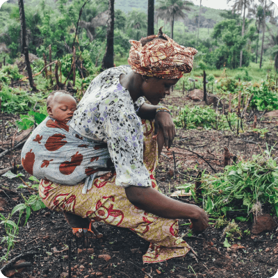 woman_carry_child