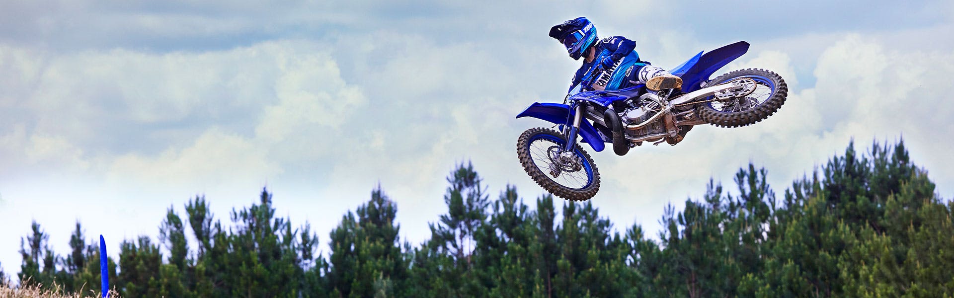 Yamaha YZ250 in Team Yamaha Blue colour on dirt track.