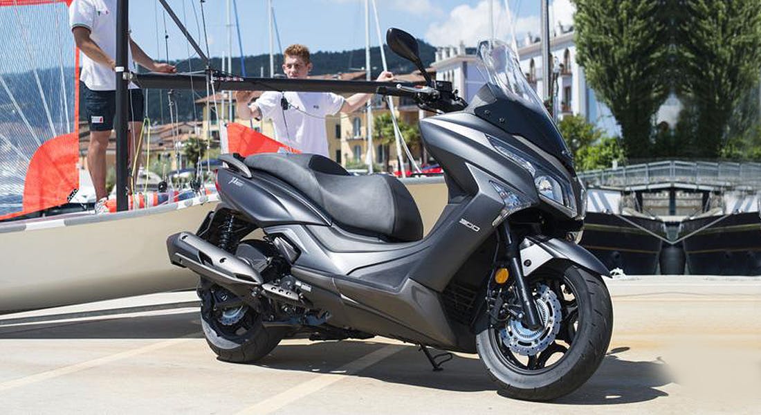 KYMCO X-Town 300i ABS in bright grey metallic colour