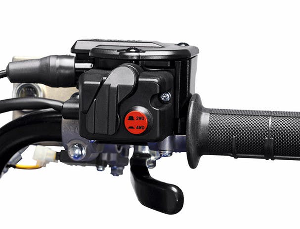 Yamaha Kodiak 700 EPS on command 4WD control button