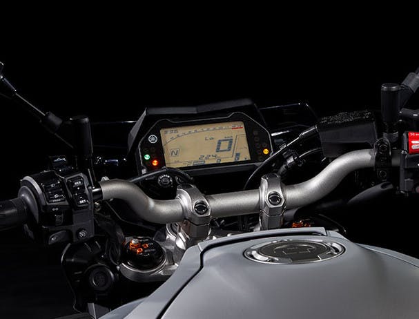 MT-10 multi-function instrument panel