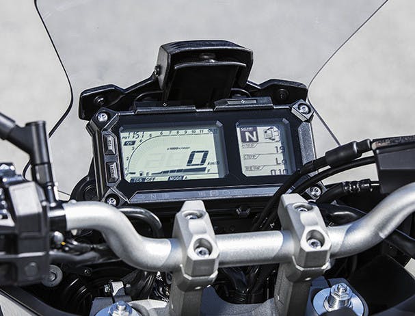 Yamaha Tracer 900 instrument panel