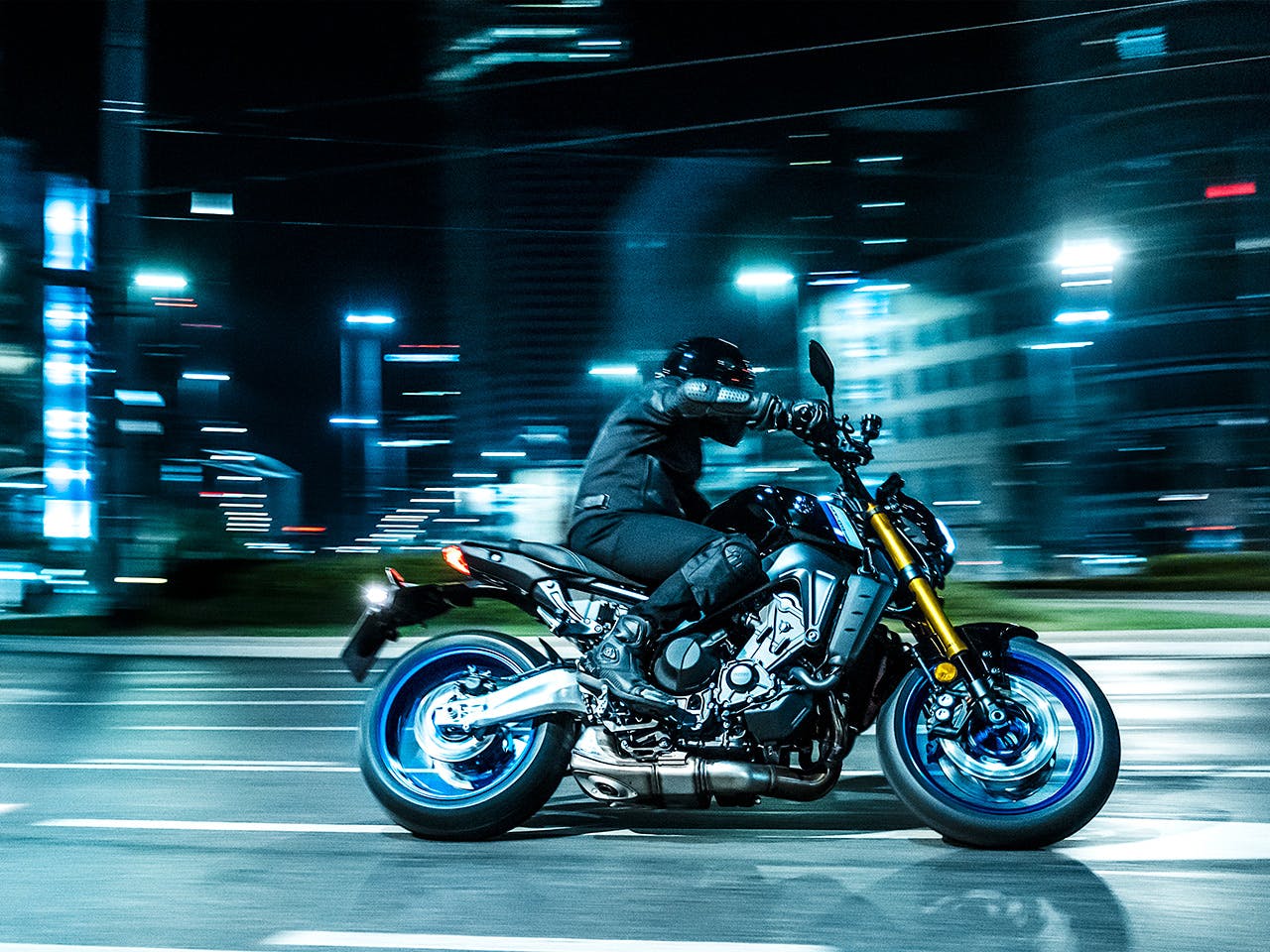 Yamaha MT-09SP on the road