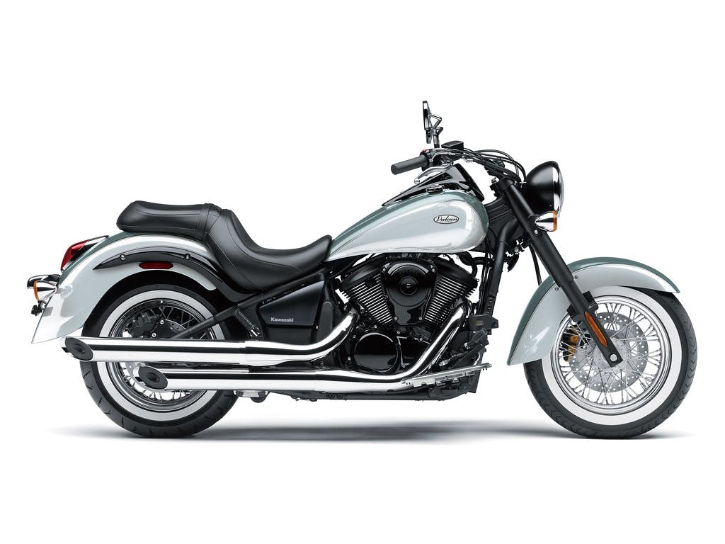 Kawasaki Vulcan 900 Classic in Metallic Matte Carbon Grey with Metallic Matte Graphite Gray check colour