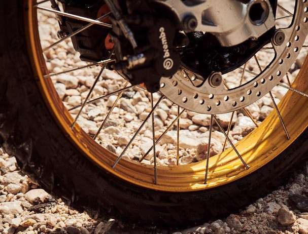 BMW F 850 GS ADVENTURE cross-spoked rims