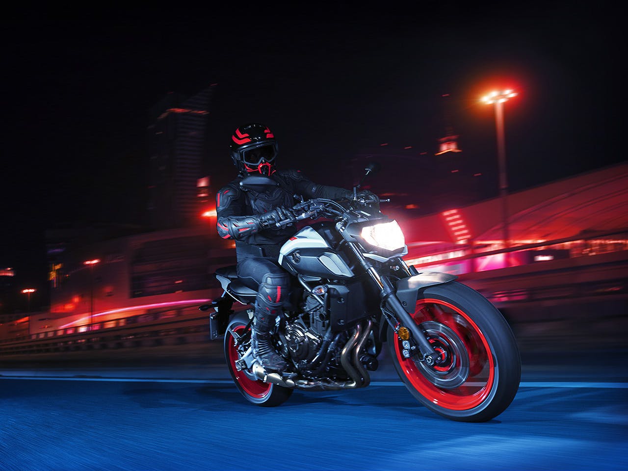 YAMAHA MT-07 on the road