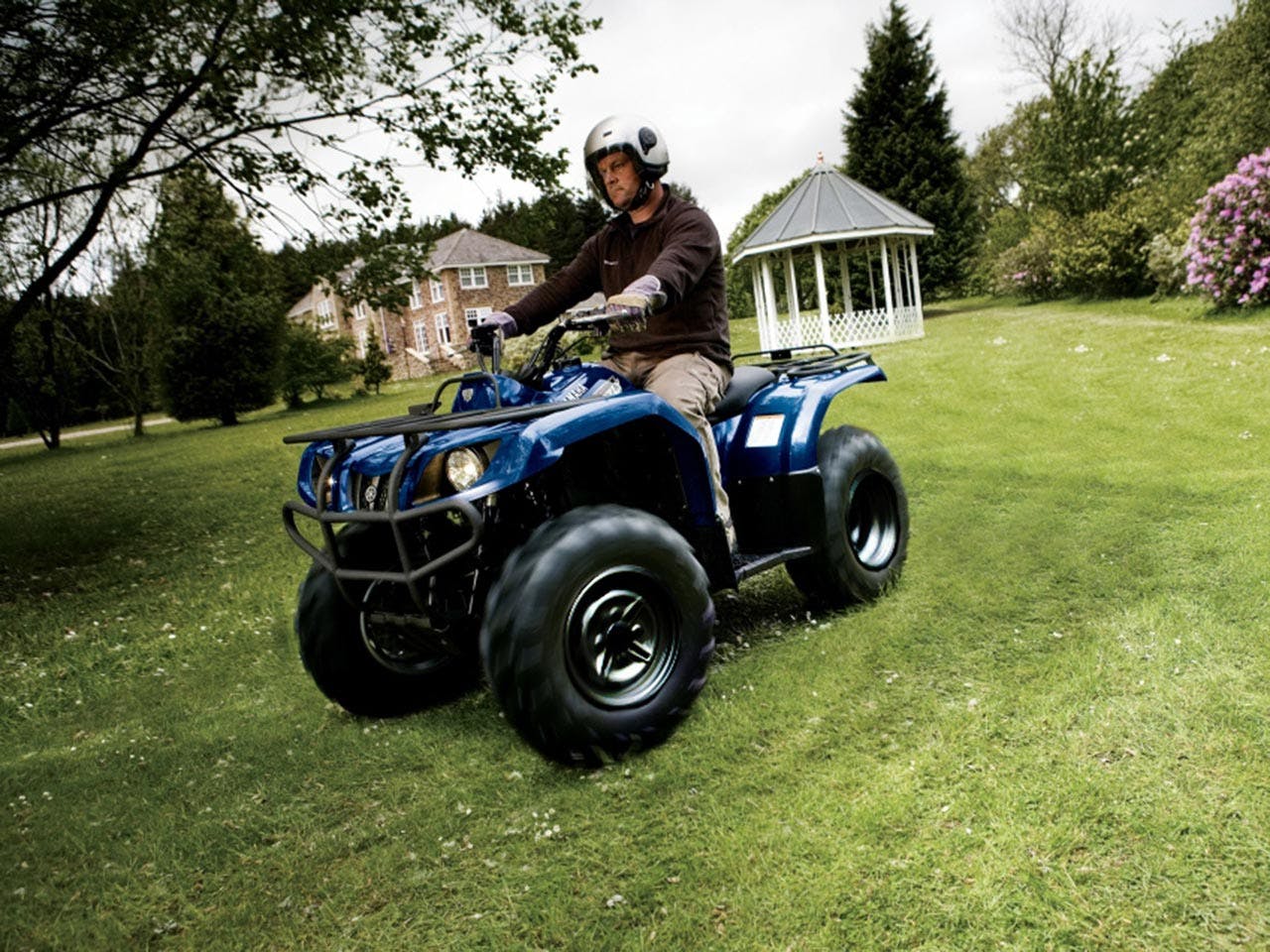 Yamaha Grizzly 350 4WD in Steel Blue colour