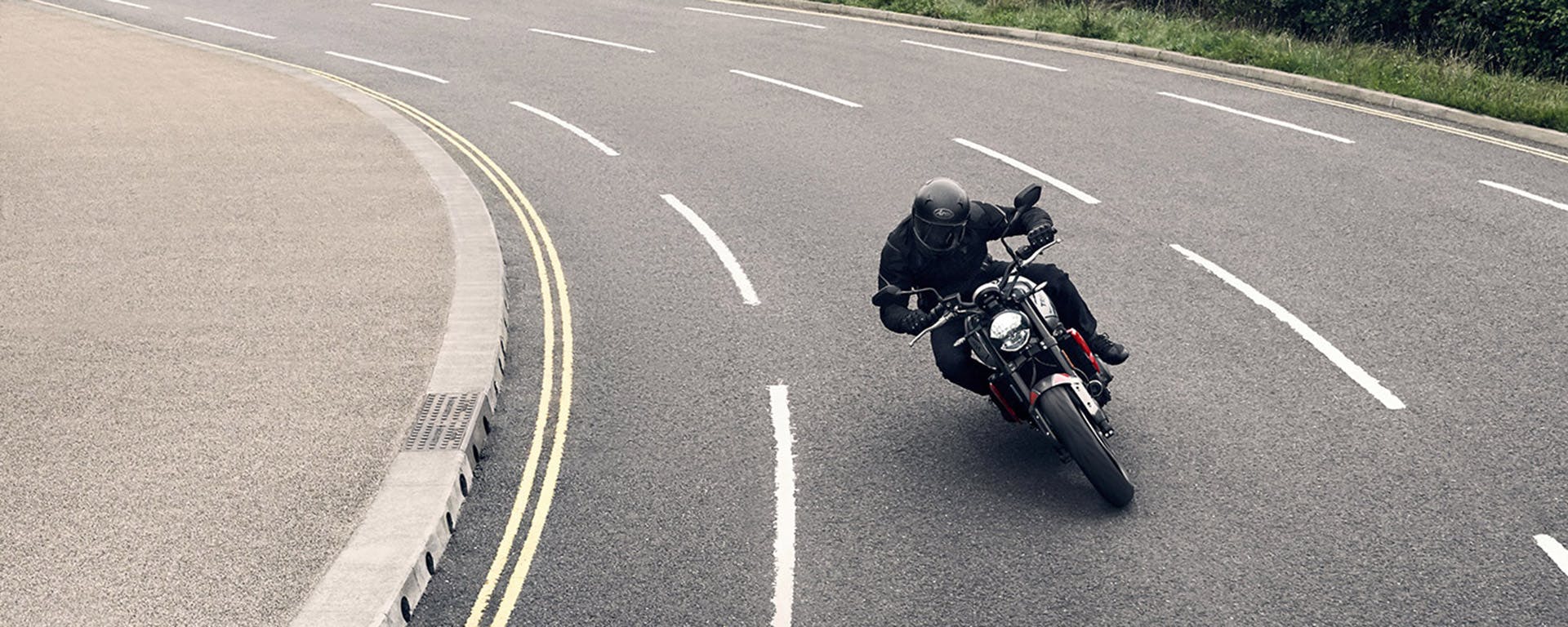 Triumph Trident 660 in action on the road