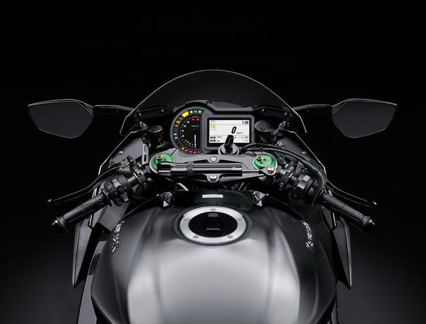 KAWASAKI NINJA H2 CARBON ergonomics