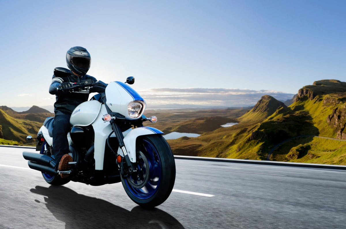 SUZUKI BOULEVARD M109R BLACK EDITION being ridden on hill road