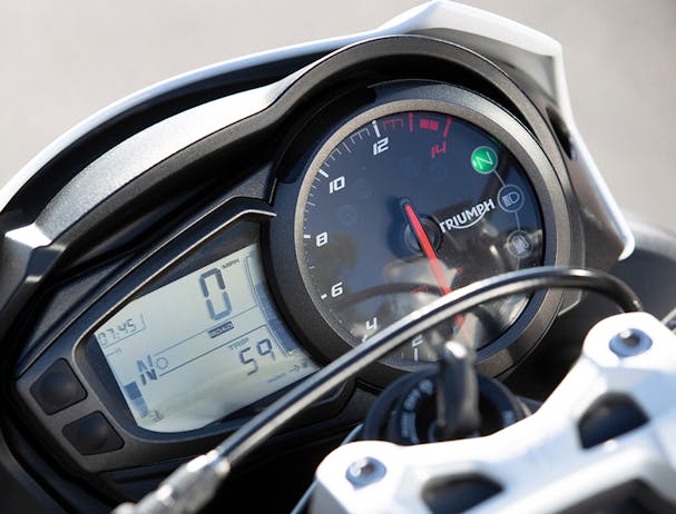 Triumph Street Triple S dash meter