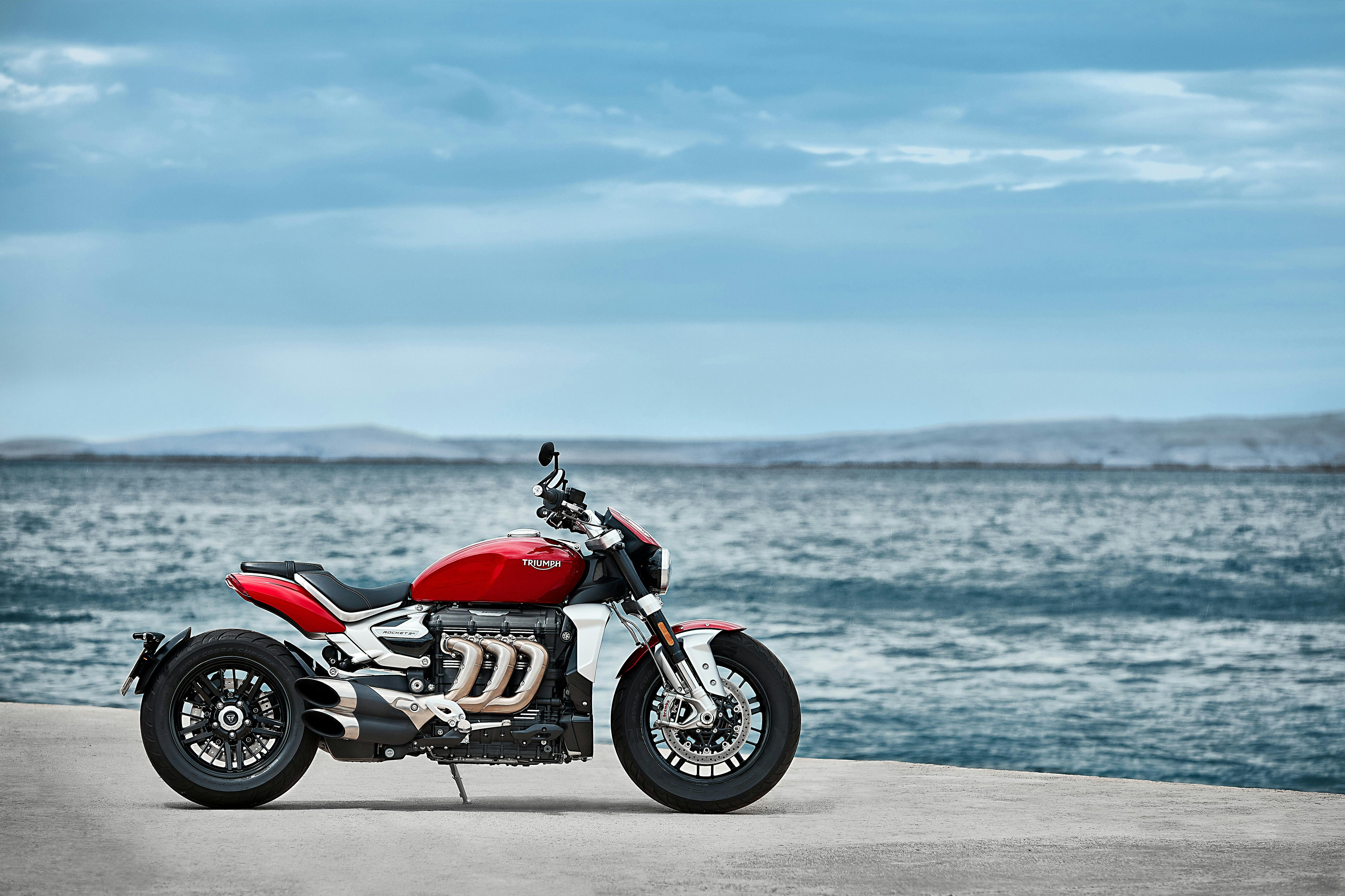 Triumph Rocket 3 R in korosi red colour