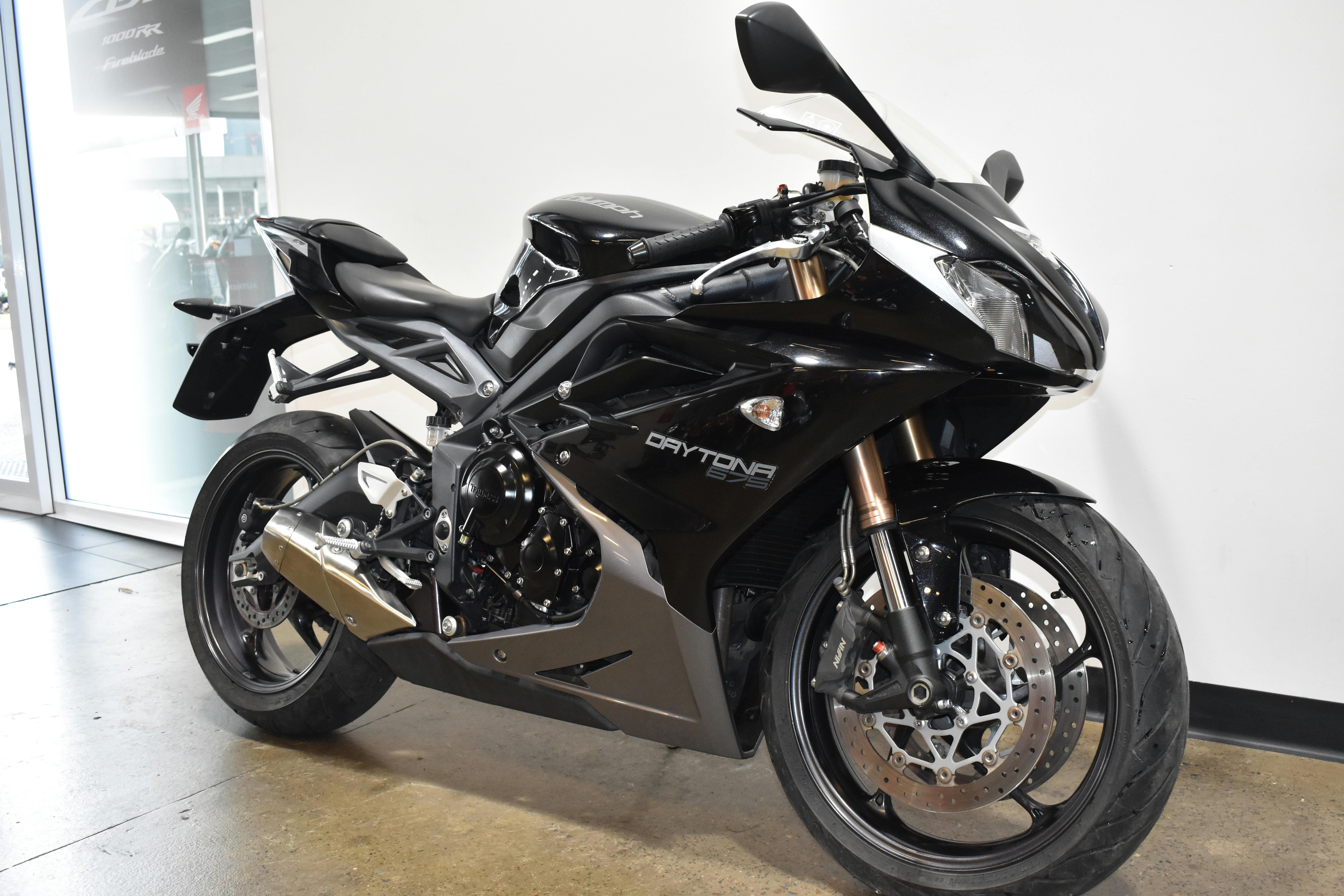 Bikebiz | Triumph Daytona 2013 - U034592