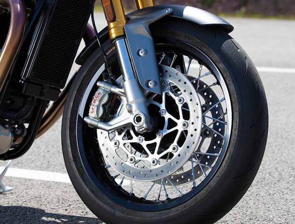 Triumph Thruxton RS wheels and tyre