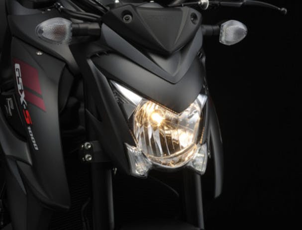 SUZUKI GSX-S1000 front look