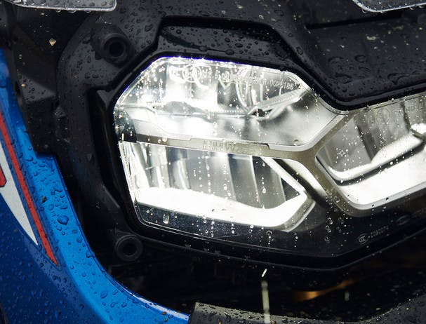 BMW F 850 GS ADVENTURE RALLYE headlight and dynamic brake light