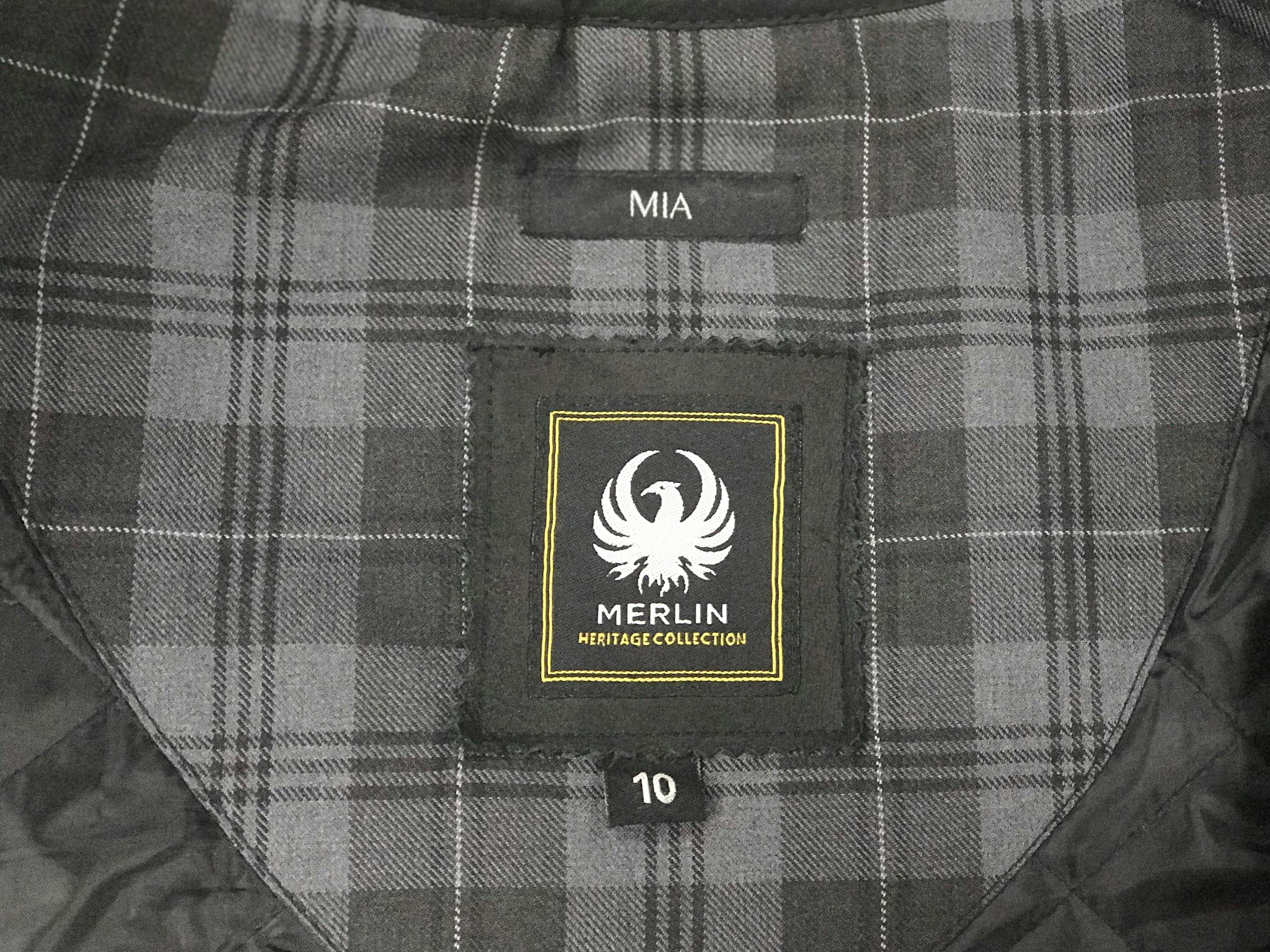 The inside with logo and size of a Merlin Mia jacket