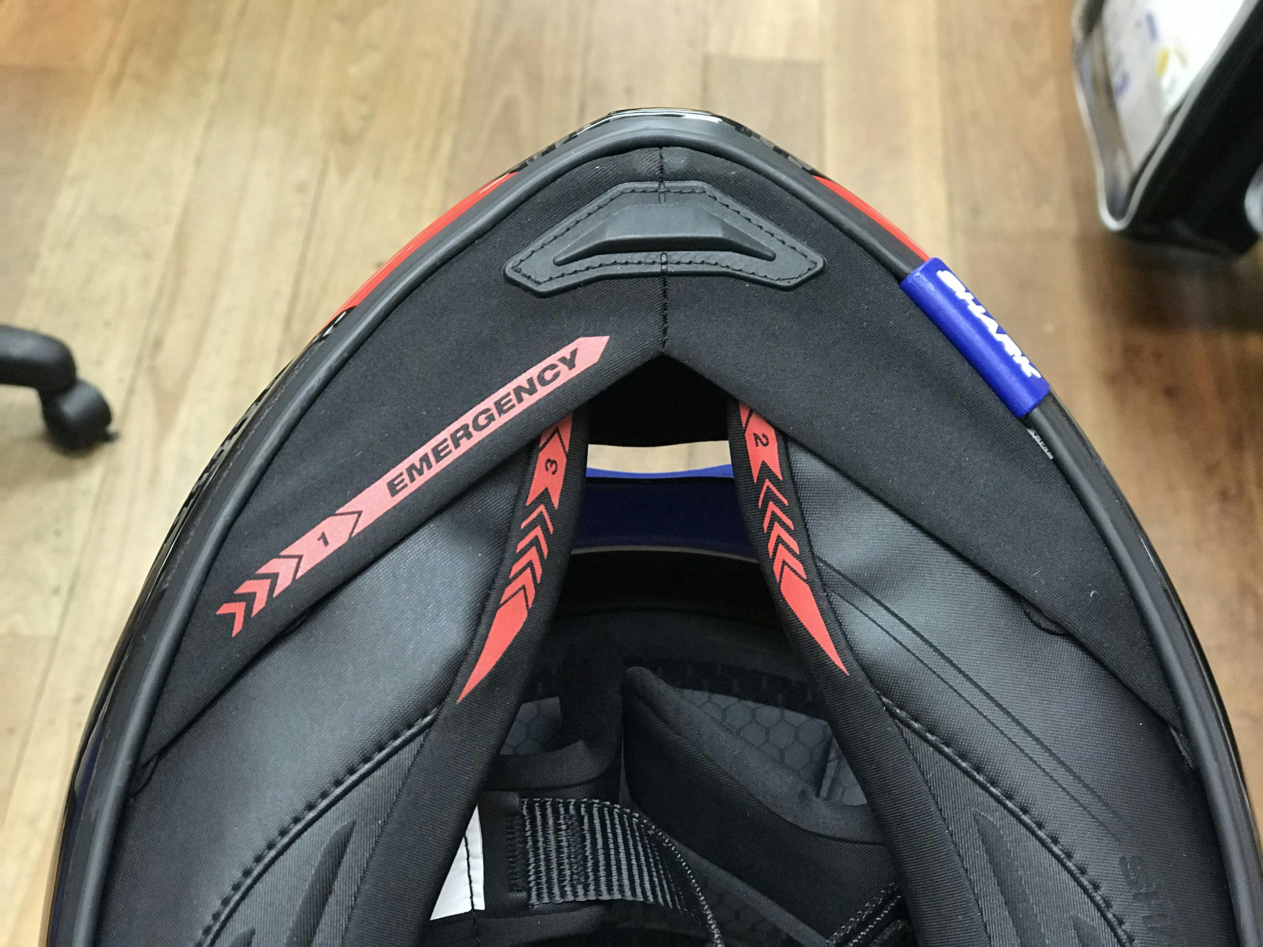 The new Shark Emergency Removal System on the Shark Carbon Spartan GT
