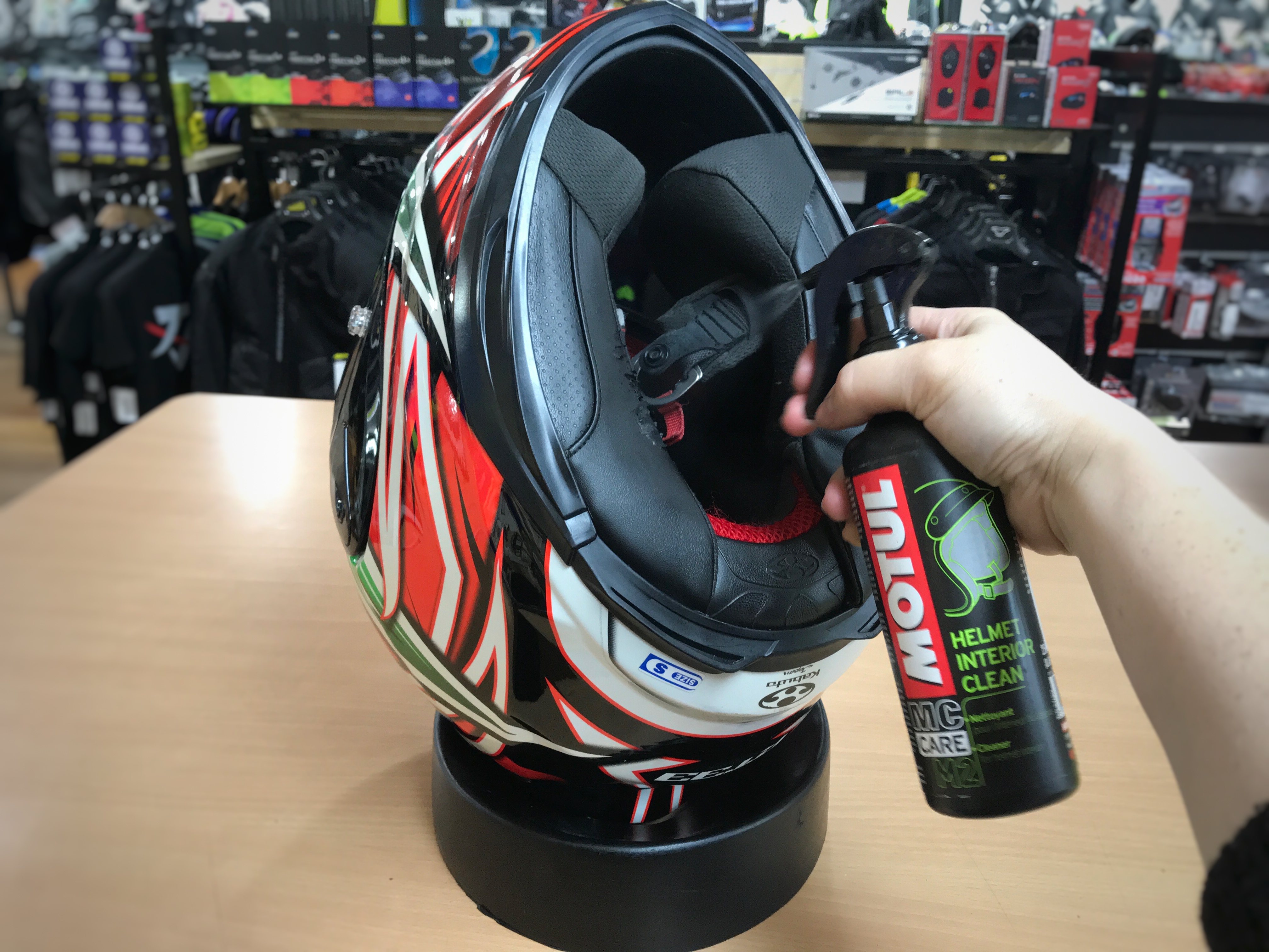 motul interior helmet cleaner