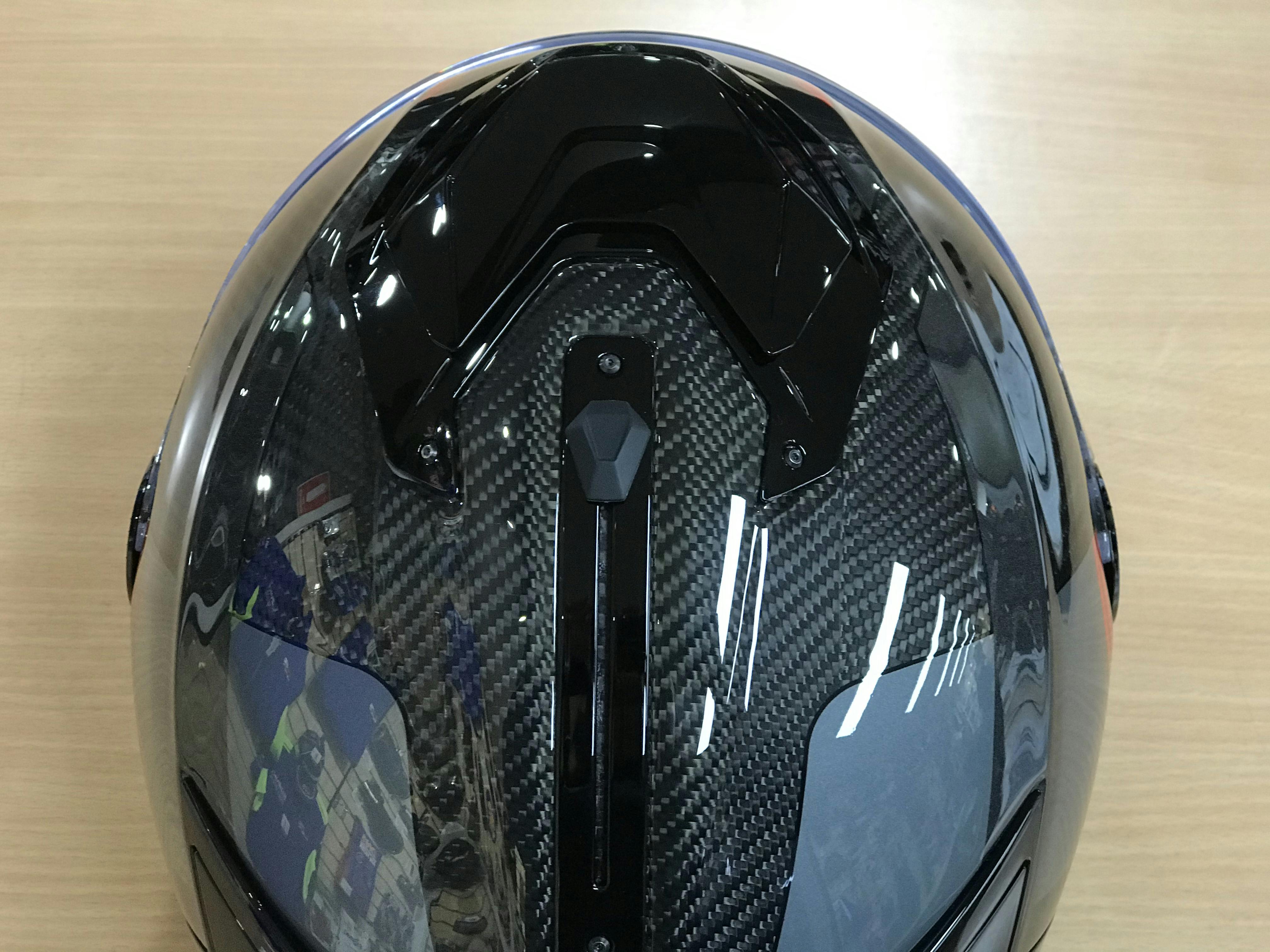 The new rubber internal sun visor slider on the Shark Carbon Spartan GT